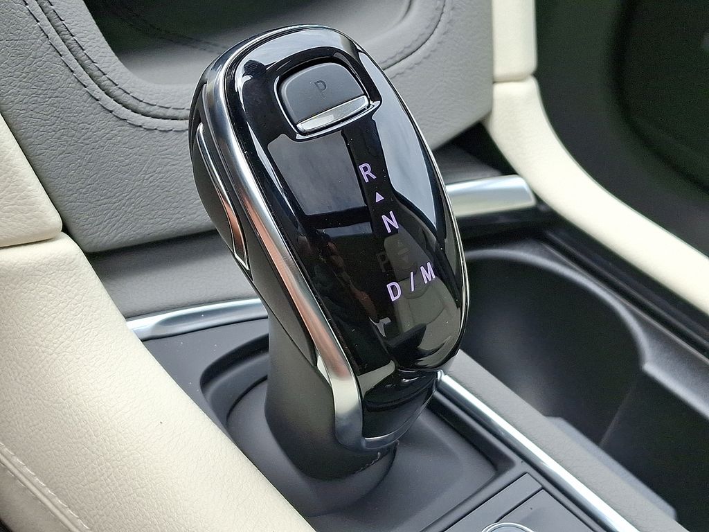Thumbnail: 2025 Cadillac XT6 - 7