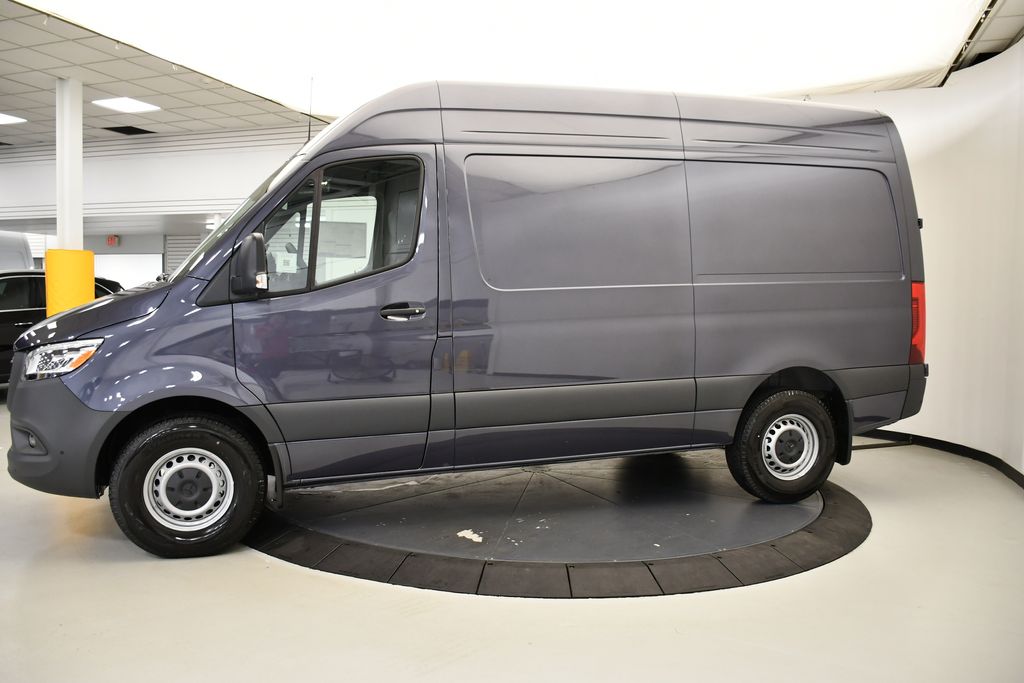 Thumbnail: 2025 Mercedes-Benz Sprinter - 2