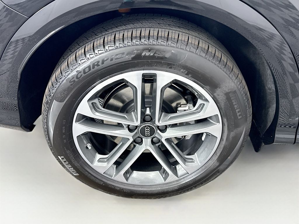 Thumbnail: 2025 Audi Q5 - 32