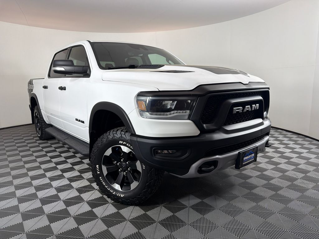 Bright White Clearcoat 2022 RAM 1500 Pickup Truck Four-Wheel Drive 8-Speed Automatic