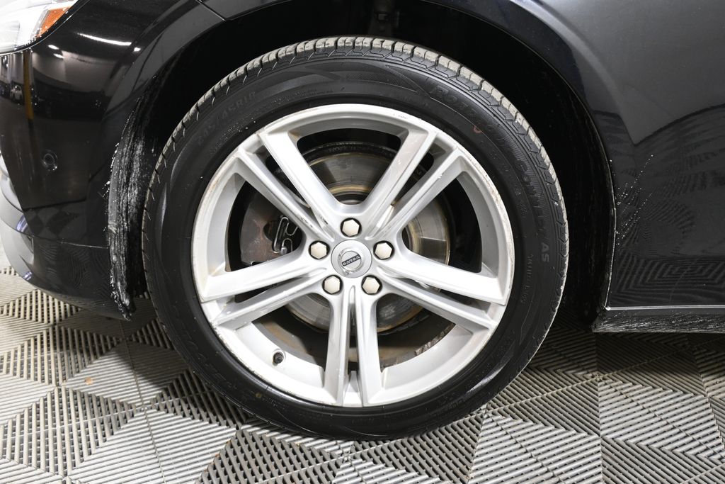 Thumbnail: 2018 Volvo S90 - 12