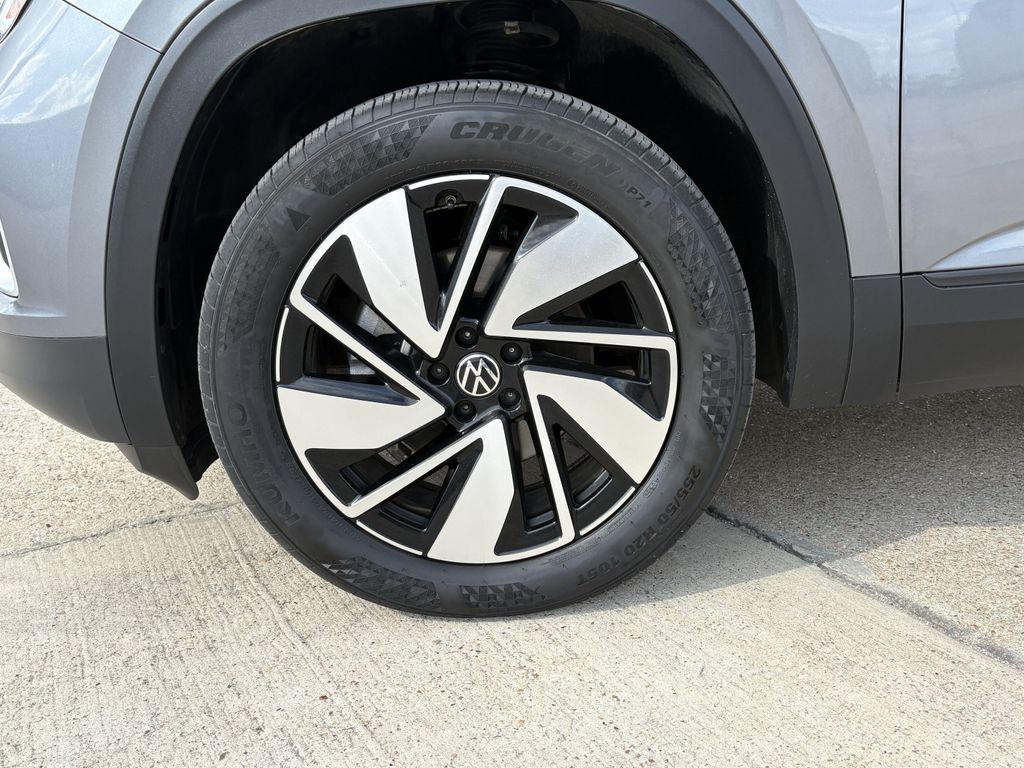 2024 Volkswagen Atlas 2.0T SE w/Technology Gray at AutoSavvy Houston Southwest