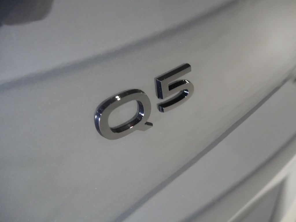 Thumbnail: 2026 Audi Q5 - 9