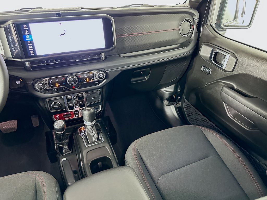 Thumbnail: 2025 Jeep Wrangler - 22