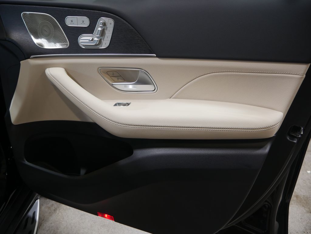 Thumbnail: 2026 Mercedes-Benz GLE - 27