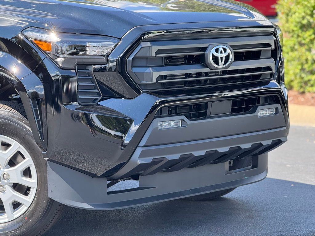 2025 Toyota Tacoma SR5 Double Cab photo 4