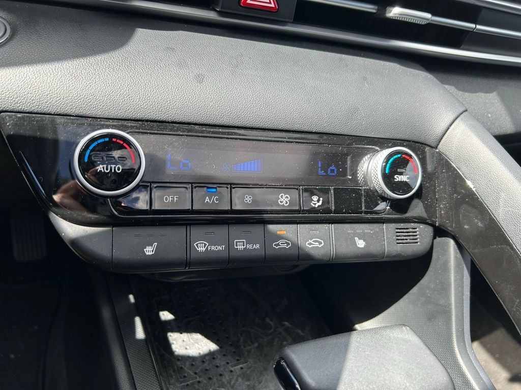 Thumbnail: 2021 Hyundai Elantra - 26