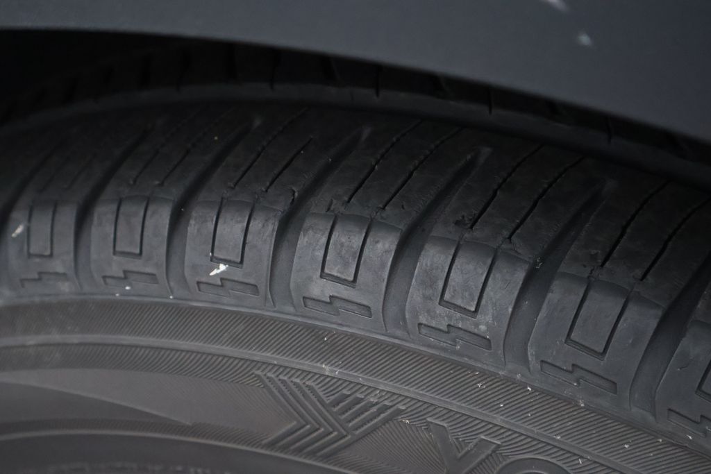 Thumbnail: 2013 Ford Escape - 6