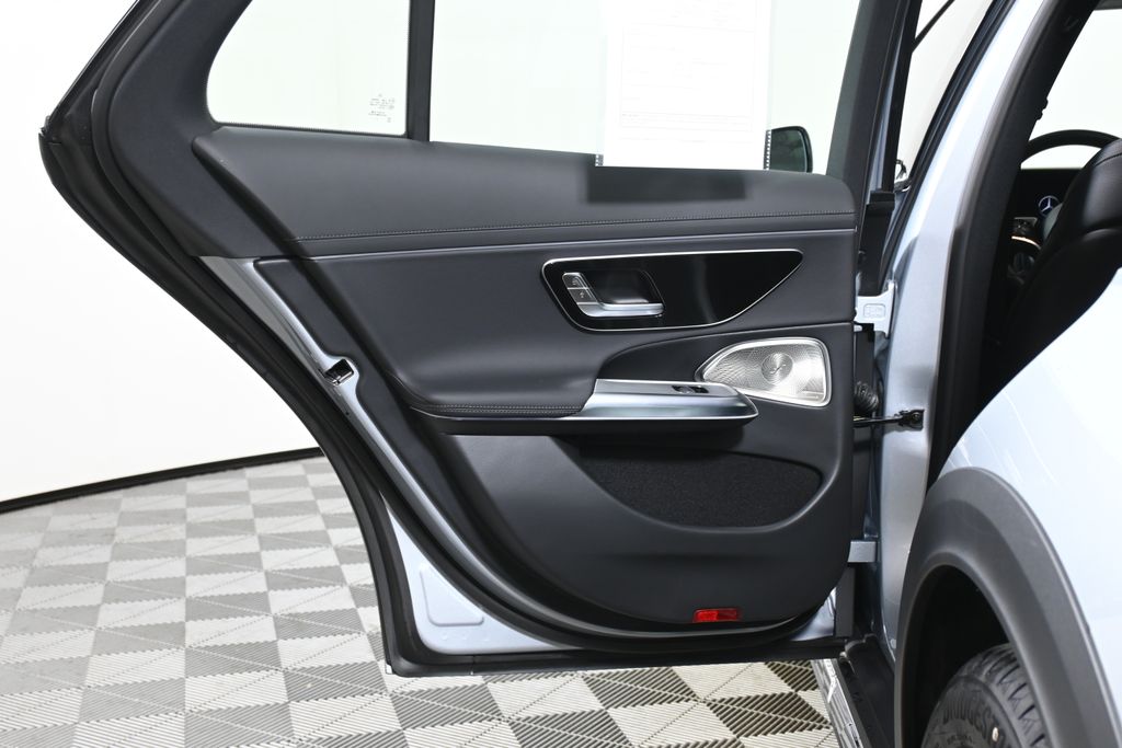 Thumbnail: 2025 Mercedes-Benz E-Class - 32