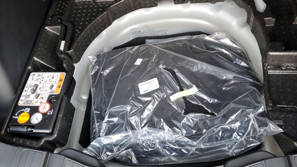 New 2026 Silver Ford Active image 33