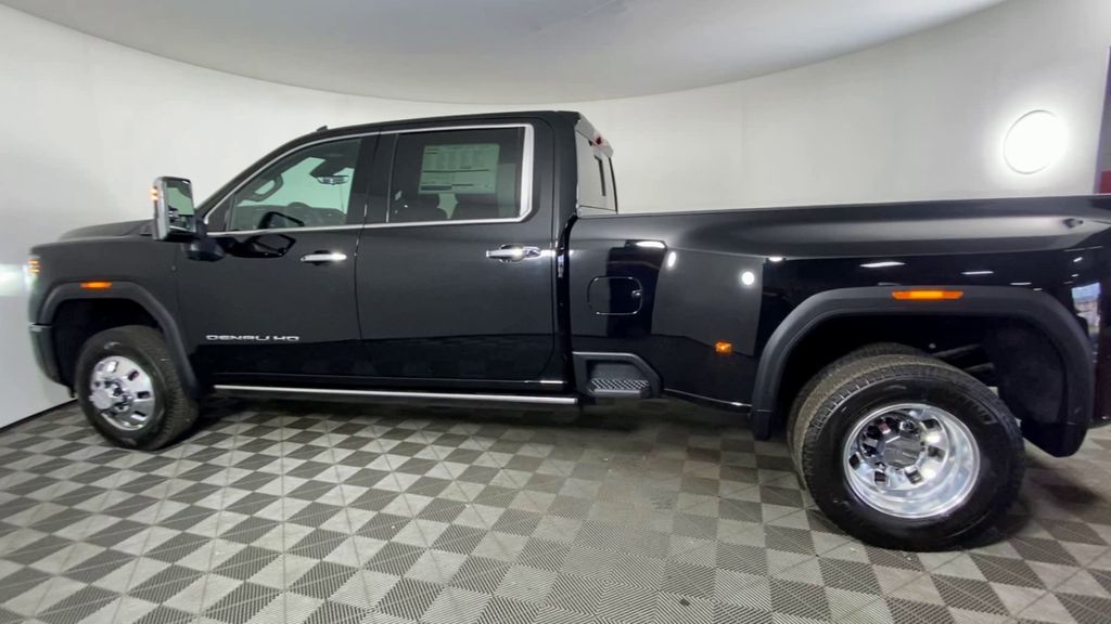 2025 GMC Sierra 3500HD Denali Ultimate 6