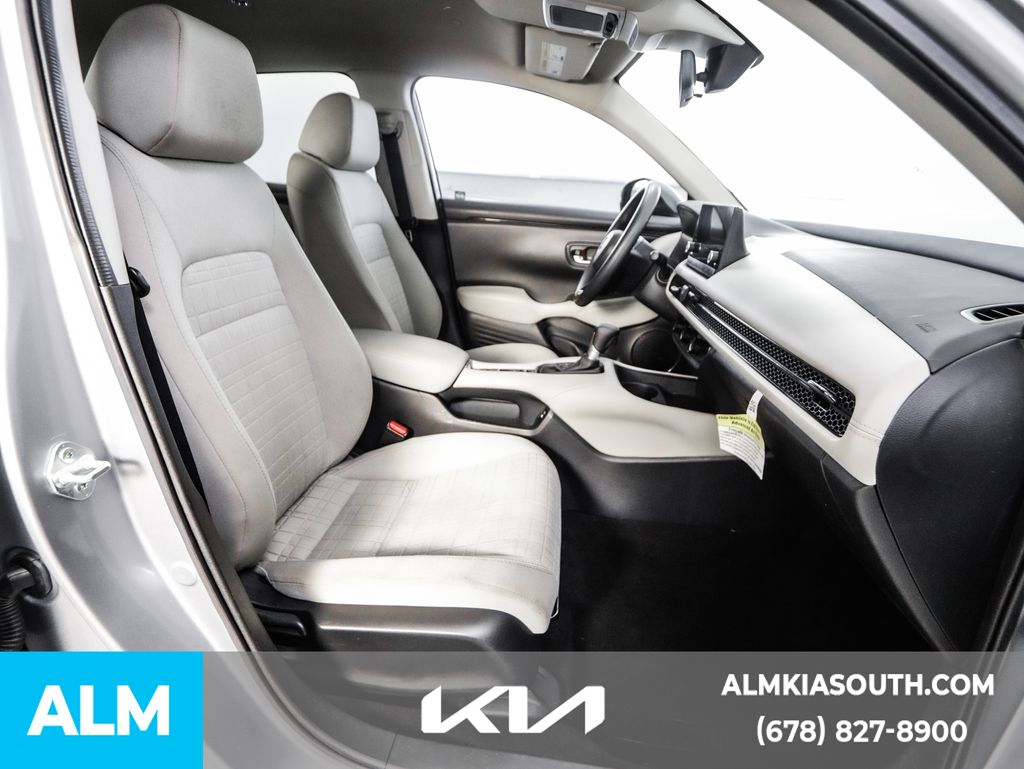 2024 Honda HR-V LX photo 17