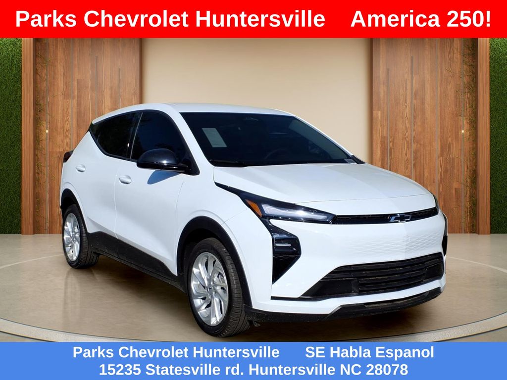 Summit White 2027 Chevrolet Bolt SUV / Crossover Front-Wheel Drive 1-Speed Dual Clutch