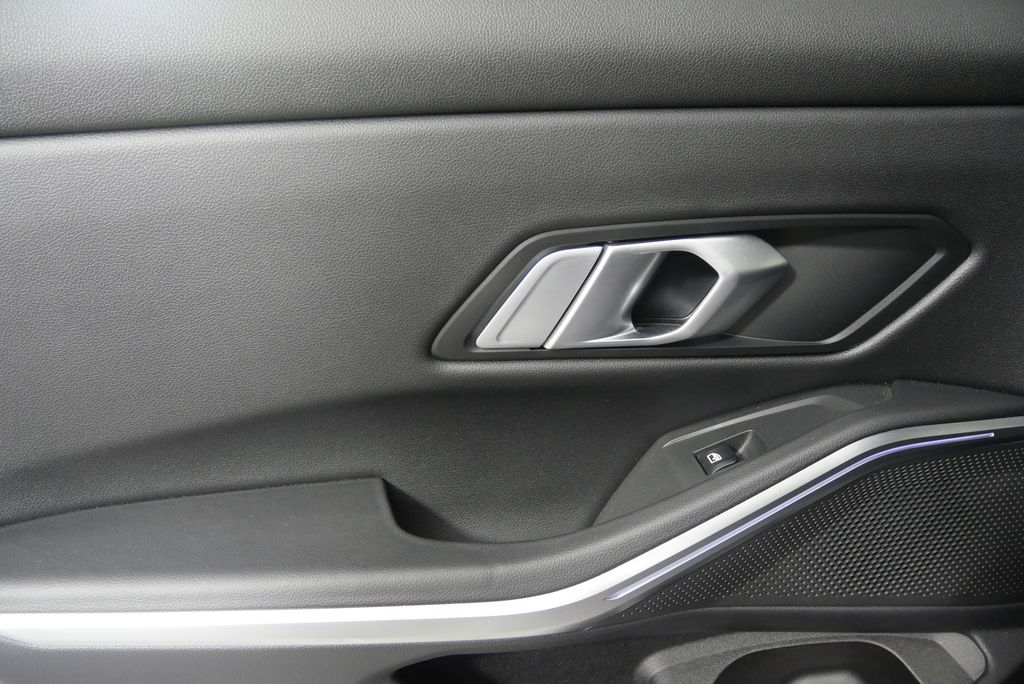 2022 BMW 3 Series 330i 13