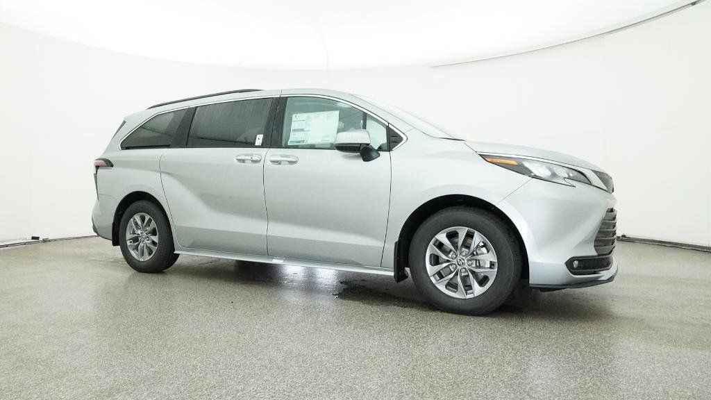 Thumbnail: 2025 Toyota Sienna - 12
