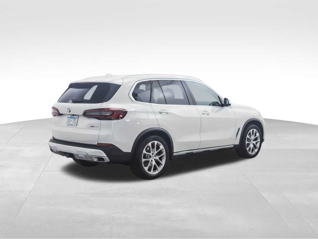 Thumbnail: 2023 BMW X5 - 5