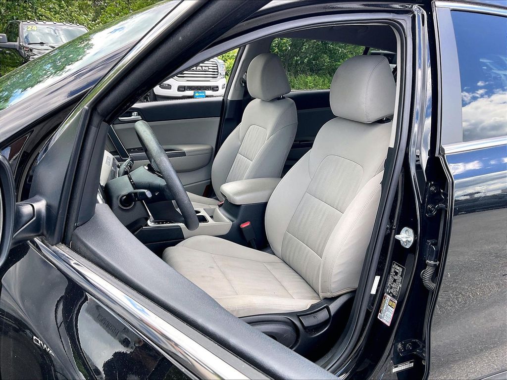 2020 Kia Sportage — photo 9