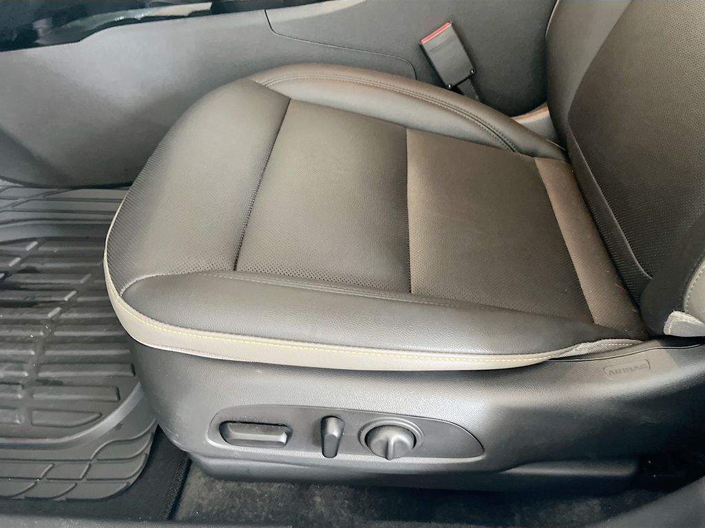 Used 2025 Green Chevrolet ACTIV image 19