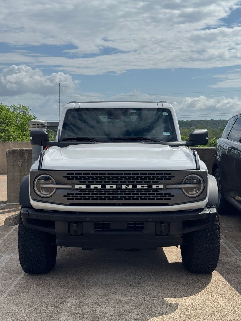 Oxford White 2023 Ford Bronco Badlands Advanced 4-Door 4WD SUV / Crossover Four-Wheel Drive Automatic