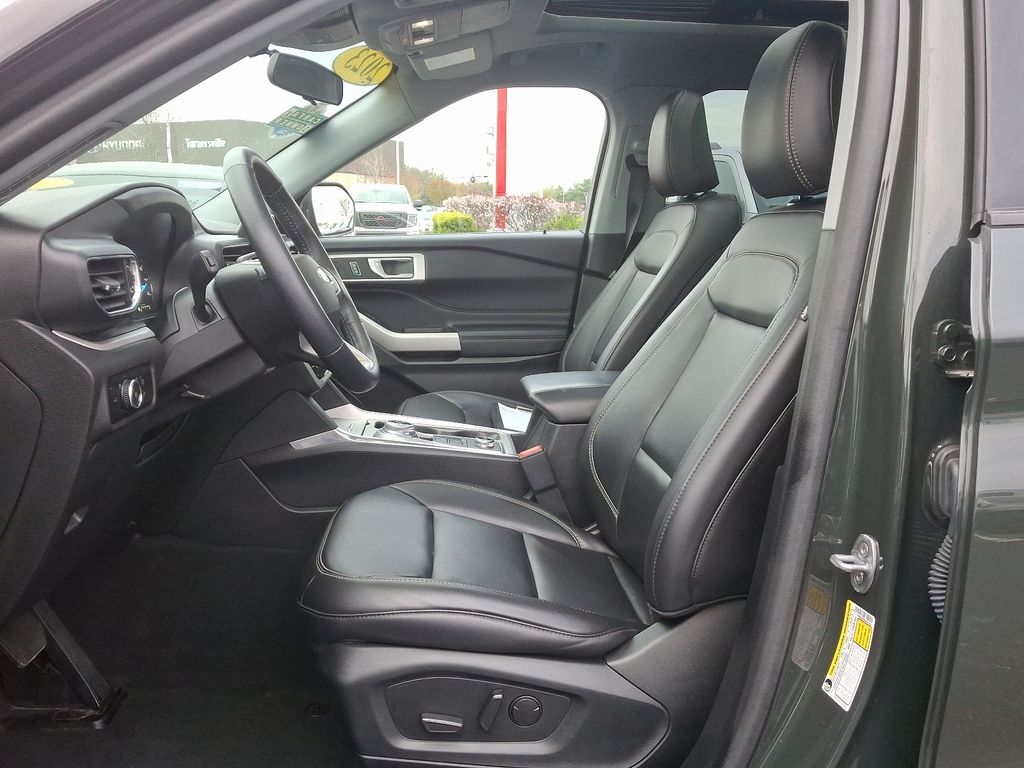 2023 Ford Explorer XLT 14