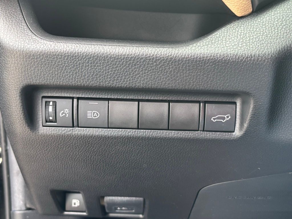 2021 Toyota RAV4 Hybrid XLE photo