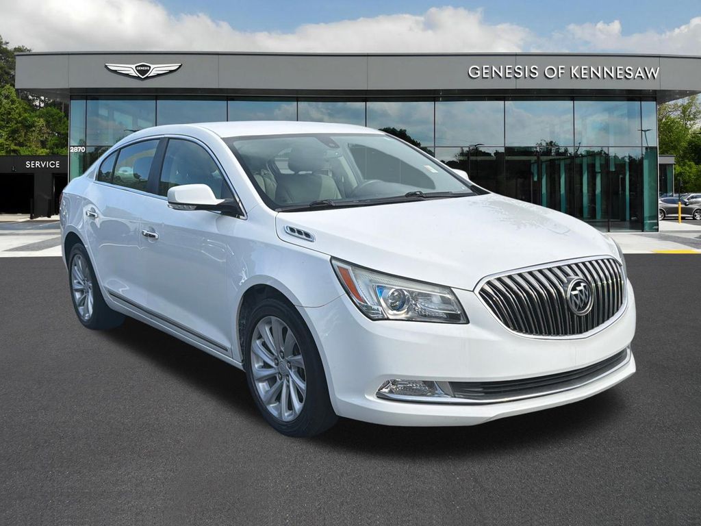 Summit White 2016 Buick LaCrosse Sedan Front-Wheel Drive 6-Speed Automatic Overdrive