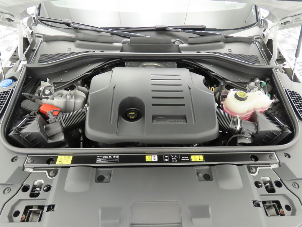 Thumbnail: 2025 Land Rover Range Rover Sport - 29