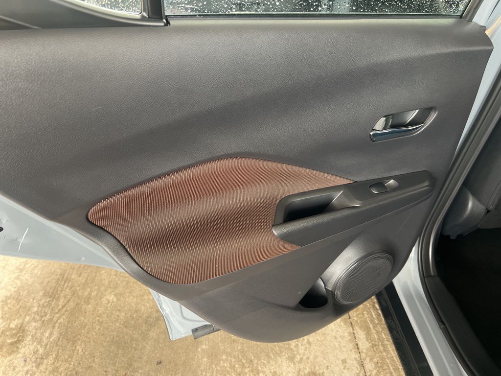 2024 Nissan Kicks SR photo