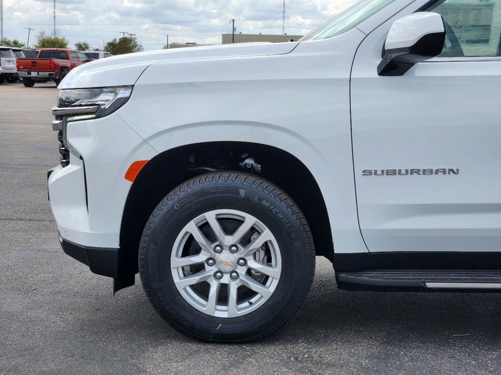 2024 Chevrolet Suburban LS 6