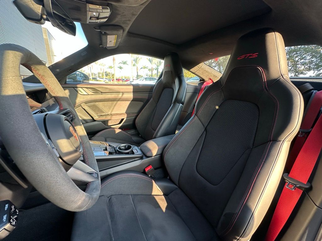 Thumbnail: 2025 Porsche 911 - 5