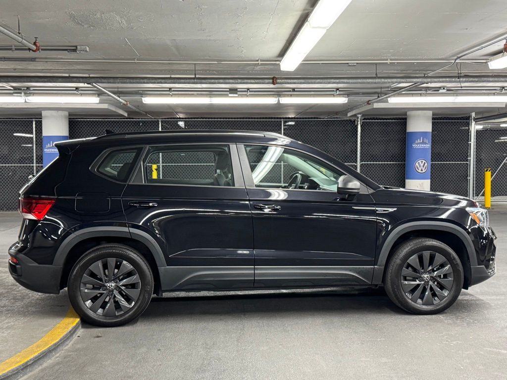 2022 Volkswagen Taos 1.5T S 35