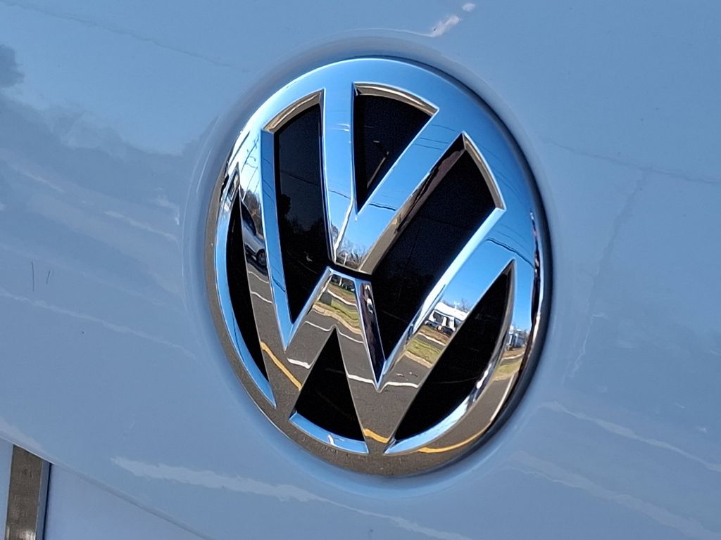 2015 Volkswagen Jetta S 26