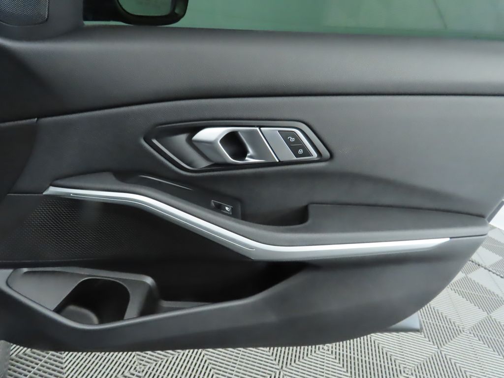 2021 BMW 3 Series 330i 25