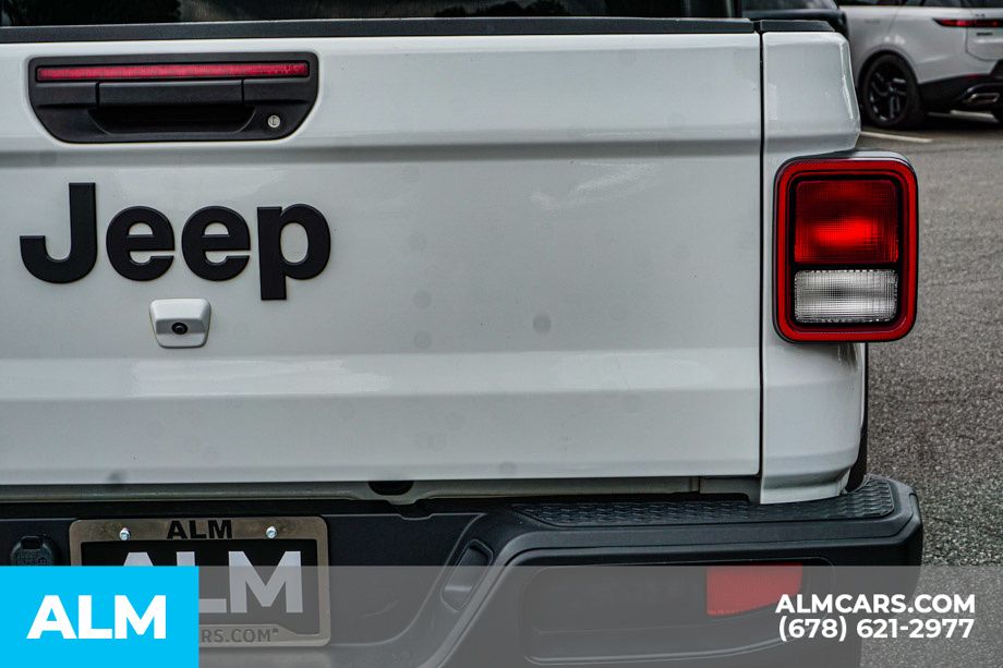 Used 2023 White Jeep Overland image 12