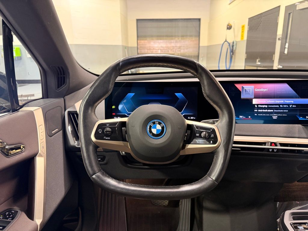 Thumbnail: 2023 BMW iX - 22