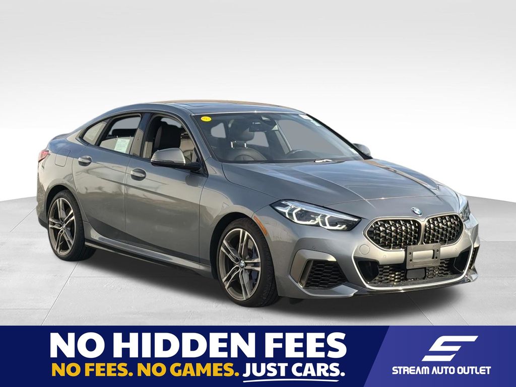 2024 BMW 2 Series Gris (Skyscraper Gray Metallic) Sedán Tracción en las cuatro ruedas 8 velocidades Automática