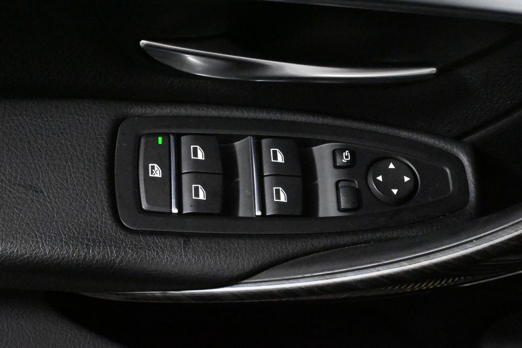 2019 BMW 3 Series 330i xDrive 31