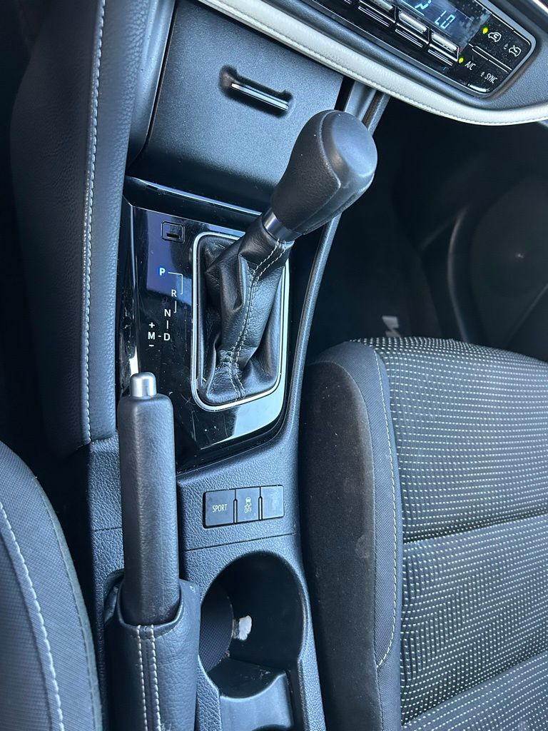 Thumbnail: 2018 Toyota Corolla iM - 21