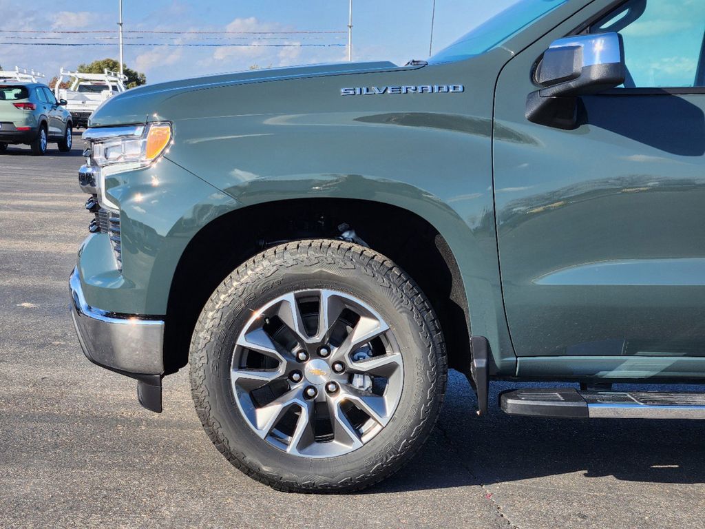 2025 Chevrolet Silverado 1500 LT 6