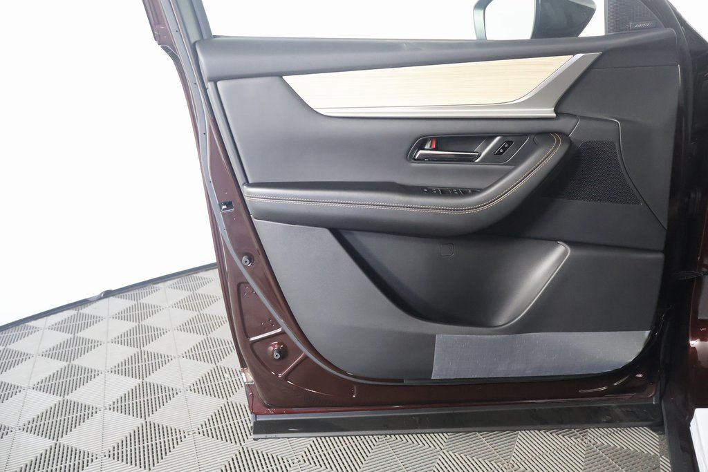 2025 Mazda CX-90 Premium 9