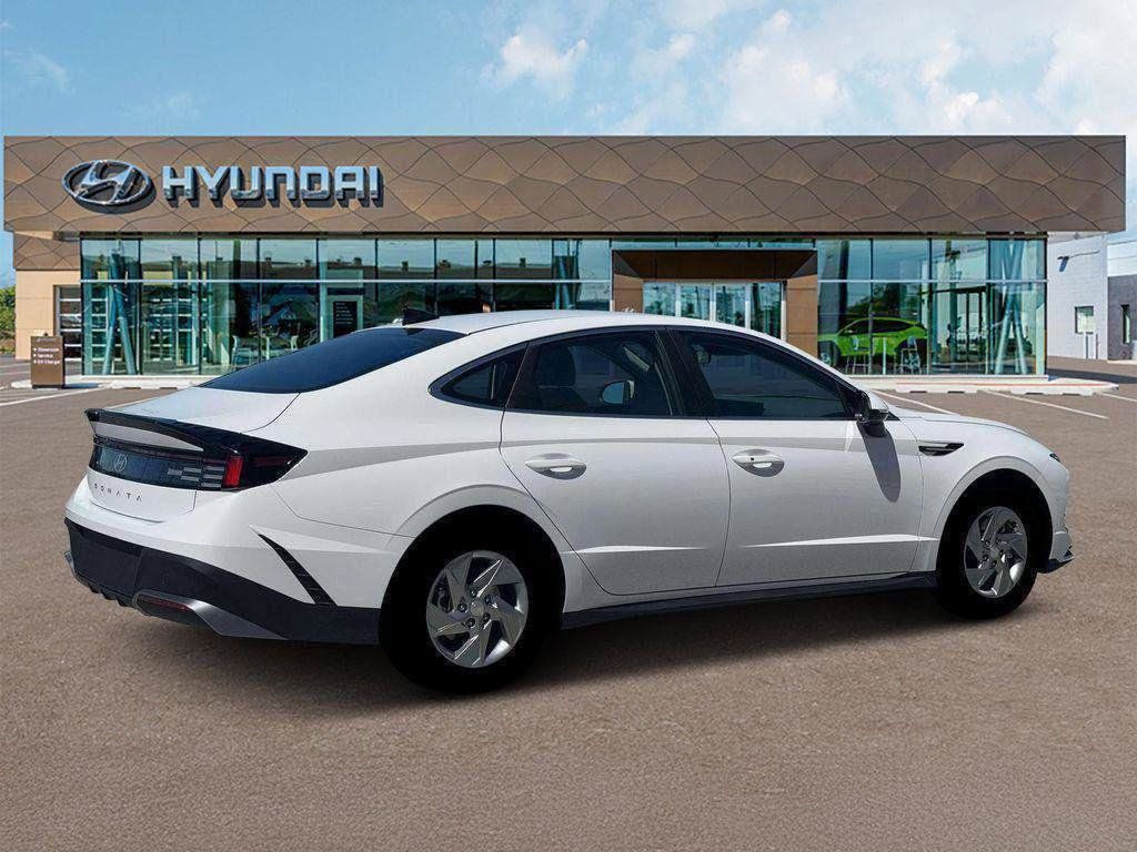New 2026 White Hyundai SE image 8