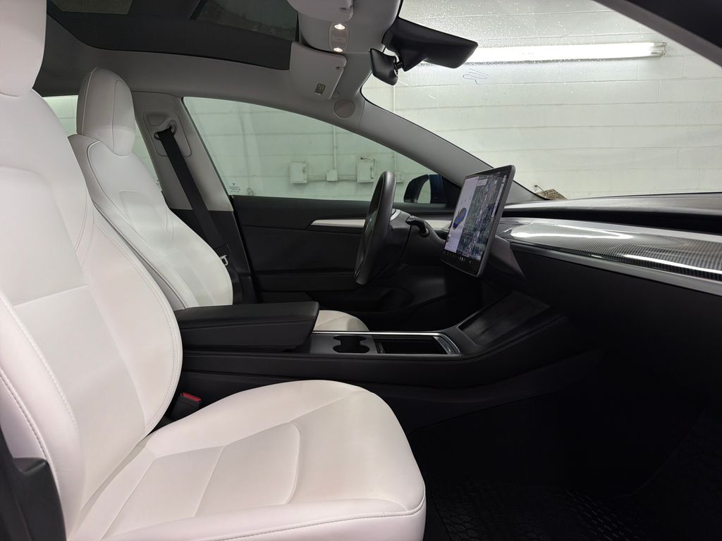 Used 2022  Tesla Long Range image 26