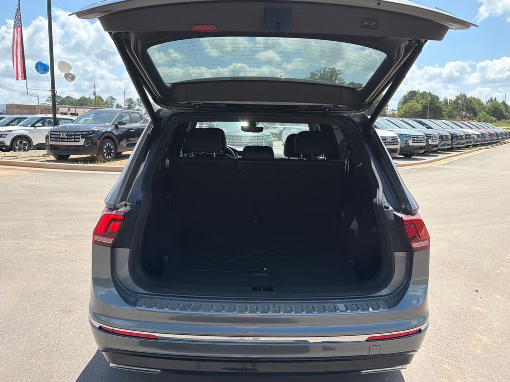 Used 2019 Gray Volkswagen 2.0T SEL Premium R-Line image 18
