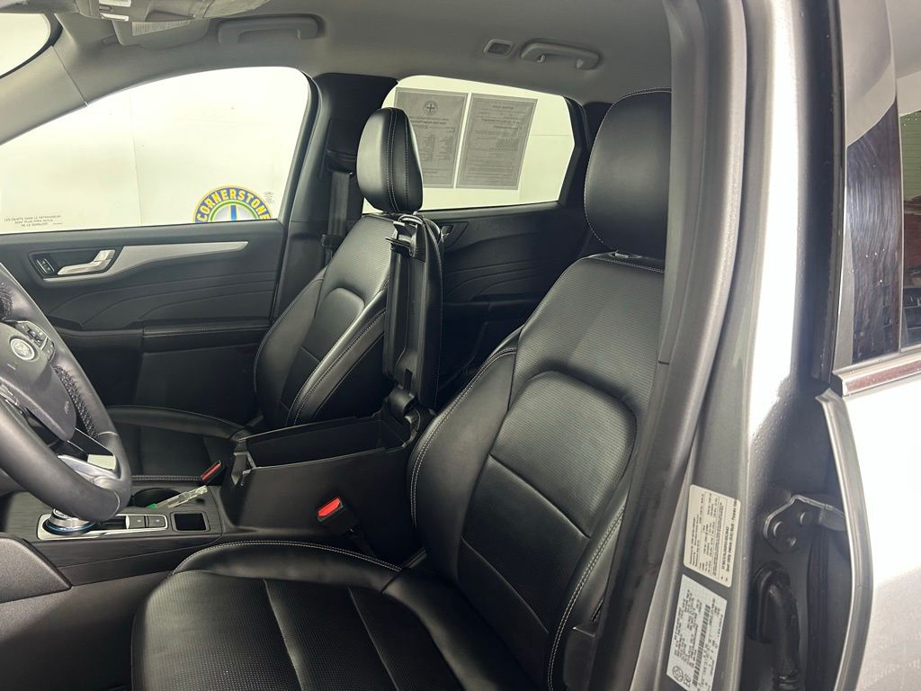 Used 2024 Silver Ford Platinum image 11