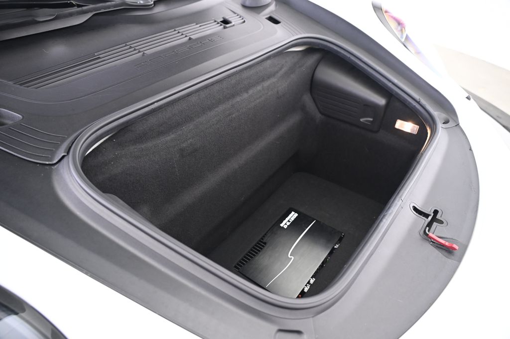 Thumbnail: 2015 Porsche 911 - 18