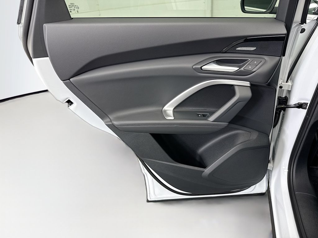 Thumbnail: 2025 Audi Q5 - 25