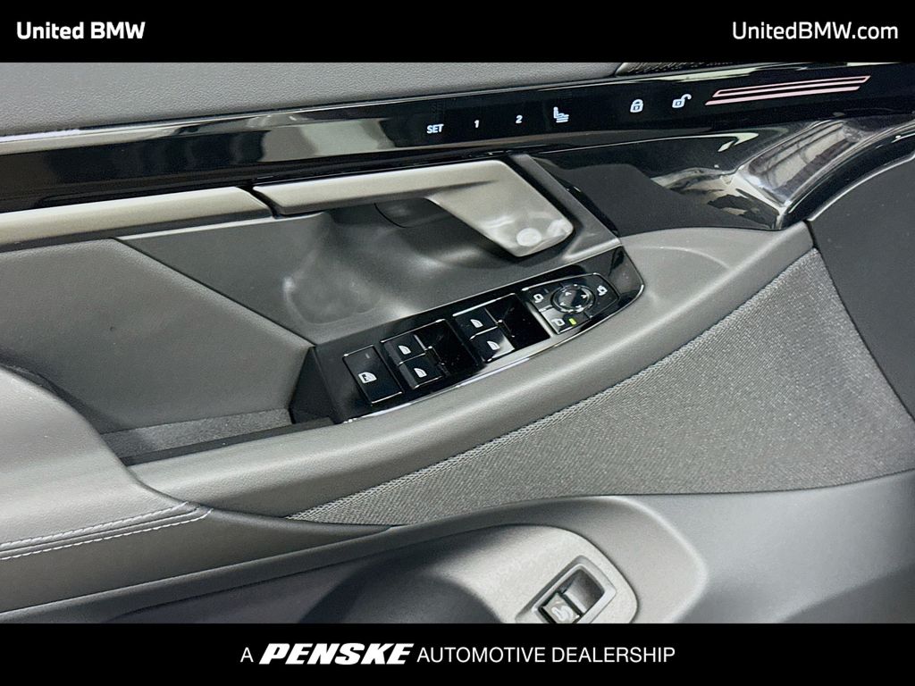 Thumbnail: 2026 BMW 5 Series - 3