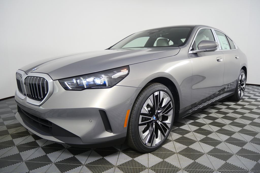 Thumbnail: 2026 BMW 5 Series - 8