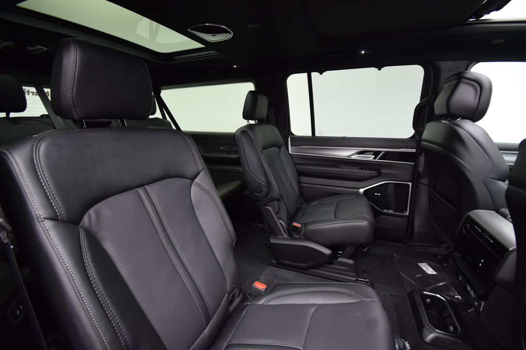 new 2026 Jeep Grand Wagoneer L car, priced at $86,676