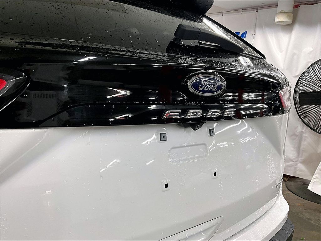 2022 Ford Edge — photo 28